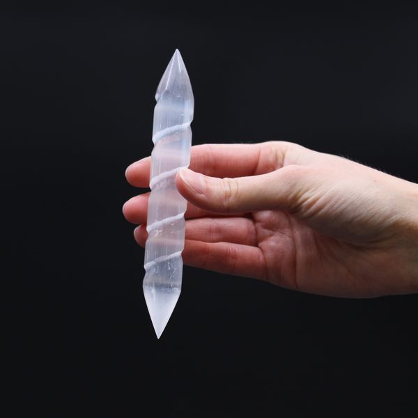 Selenitový Špirálový Prútik - 16 cm s Hrotmi