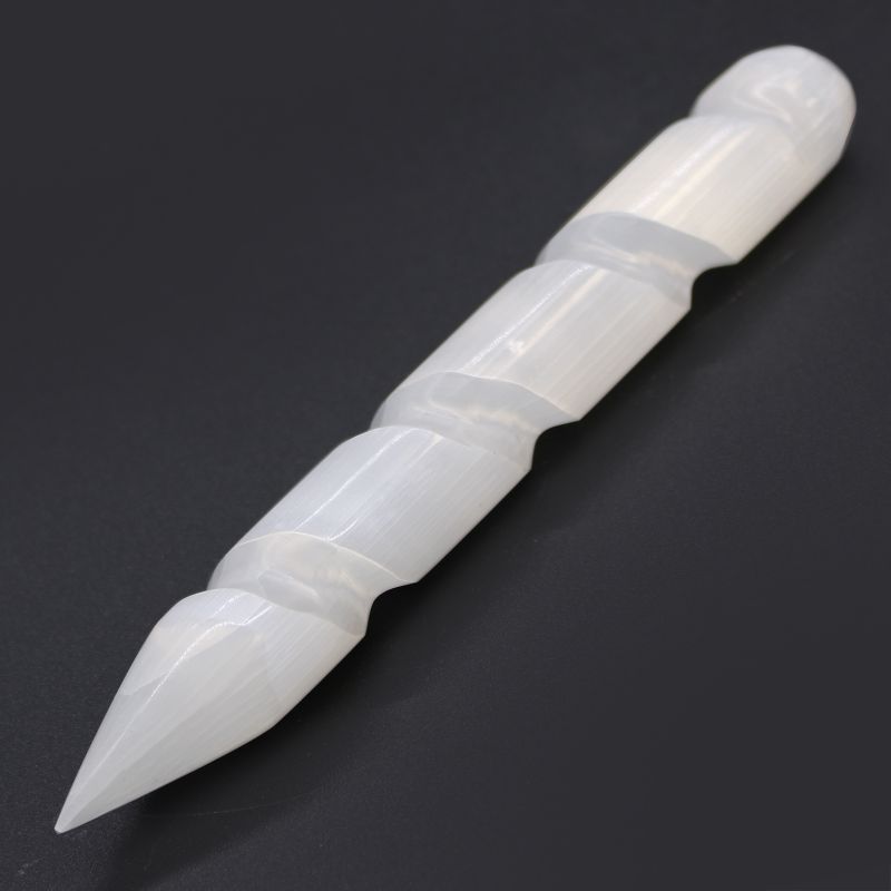 Selenitový Špirálový Prútik - 16 cm s Hrotom