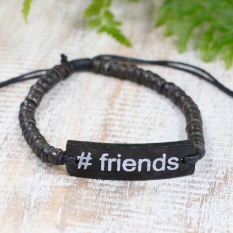 Kokosové Náramky so Sloganom - #Friends