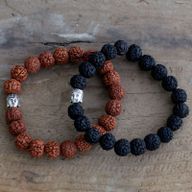 Rudraksha Mala Buddha Náramok - Tmavý