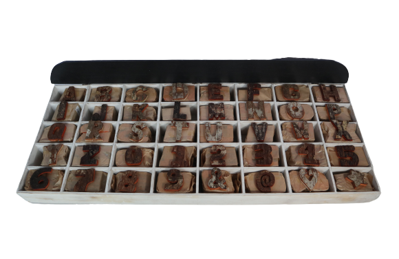 Rustikálne Písmená z Drevenej Kôry - Display Box & Štartér 40 x 12 Velkosť 7cm