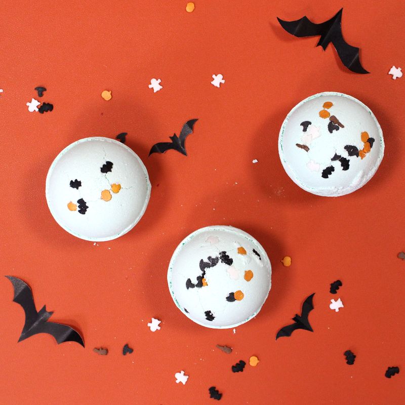 Halloweenska Bomba do Kúpeľa s Kokosom a Limetkou
