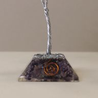 Stromček Šťastia s Orgonitovým Podstavcom - 80 Kamienkov - Amethyst