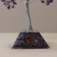 Stromček Šťastia s Orgonitovým Podstavcom - 160 Kamienkov - Amethyst