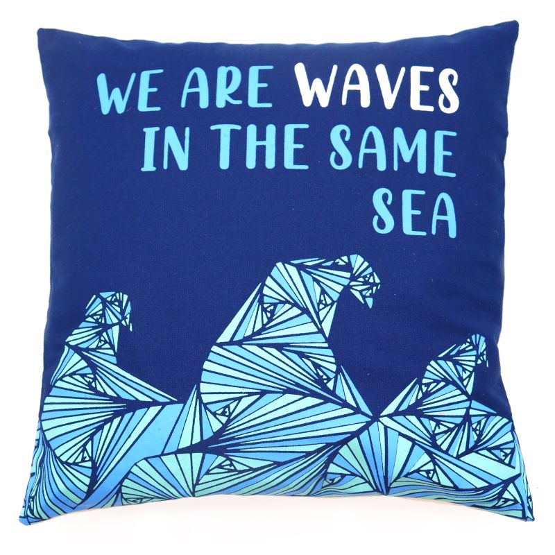 Bavlnená Obliečka na Vankúš s Potlačou - We are Waves - Sivá, Modrá a Prírodná