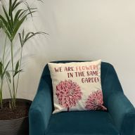 Bavlnená Obliečka na Vankúš s Potlačou - We are Flowers - Olivová, Ružová a Prírodná