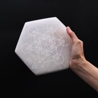 Šesťhranná Selenitová Podložka 18cm - Direction & Decision