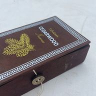 Darčeková Sada Himalájskeho Kadidla Sugandhit Dhoop - Cédrové Drevo