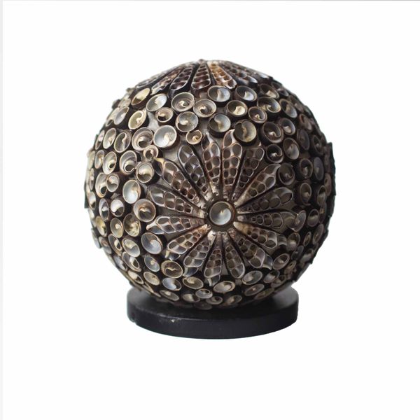 Boho Tienidlo z Morských Mušlí - Čokoládový Twist Globus - 15cm