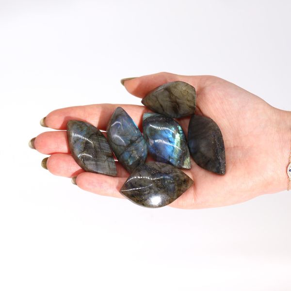 Madagaskarské Labradoritové Listové Kamene (cca 13-20g 40-50mm)