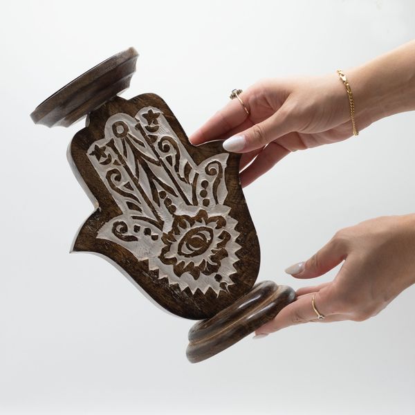 Stojan na Sviečku z Mangového Dreva - Hamsa - Veľký 25x18cm