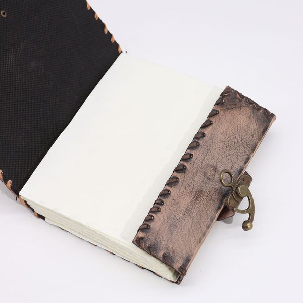 Hnedý Kožený Zápisník - Dekor zZých Očí – 160 strán s ozdobnými okrajmi – 20 x 15 cm