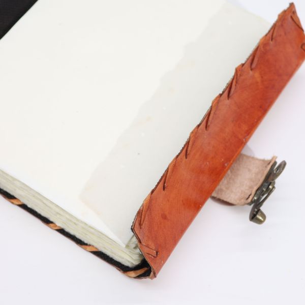 Svetlohnedý Kožený Zápisník -Dekor Zlých Očí - 160 strán s ozdobnými okrajmi - 20 x 15 cm