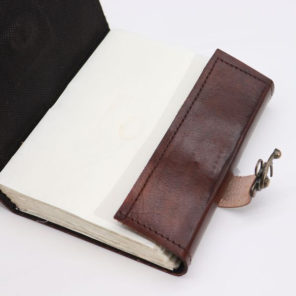 Čierny Kožený Zápisník- Dekor Zlých Očí – 160 strán s ozdobnými okrajmi – 17 x 12,5 cm