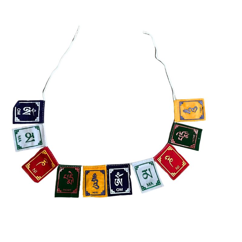 OM Tibetské Mantra Zamatové Vlajky – Veľké (10 vlajok)