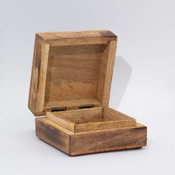 Stredná Smaltovaná Štvorcová Krabička 13,5 x 13,5 x 6 cm -Hríbový Dizajn Gaštanová