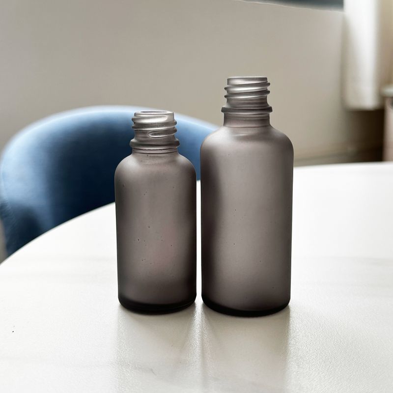 100ml Fľaška z Matného Šedého Skla - Bez Uzáveru