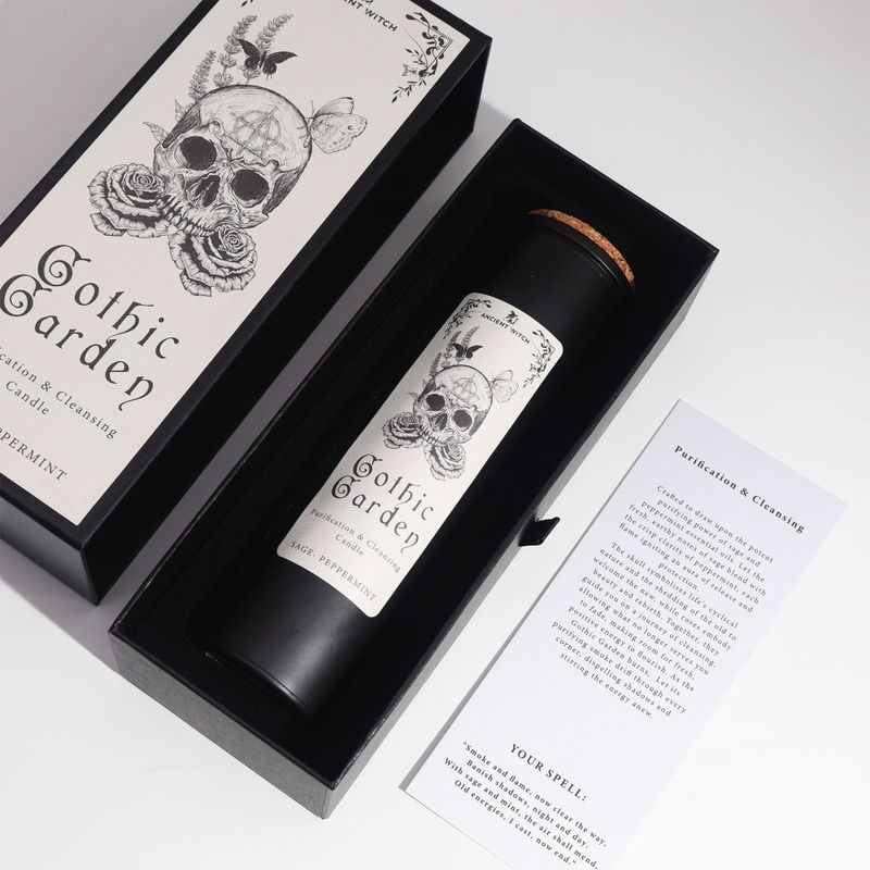 Gothic Garden čierna sviečka s korkovým uzáverom vo svojej darčekovej krabičke
