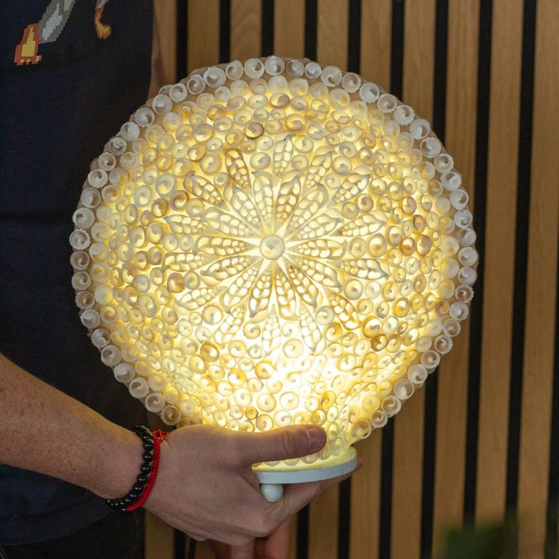 Boho Morské Mušľové Tienidlo - Veľké Vzorované Okrúhle - 30 cm
