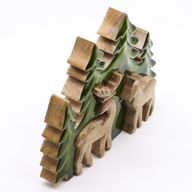 Stratený v Lese - Drevená 3D Dekorácia Dva Jelene v Lese - 18x23cm