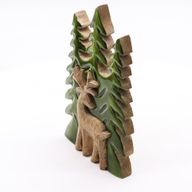 Stratený v Lese -  Drevená 3D Dekorácia Jeleň v Lese - 25x15cm