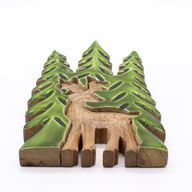 Stratený v Lese -  Drevená 3D Dekorácia Jeleň v Lese - 25x15cm