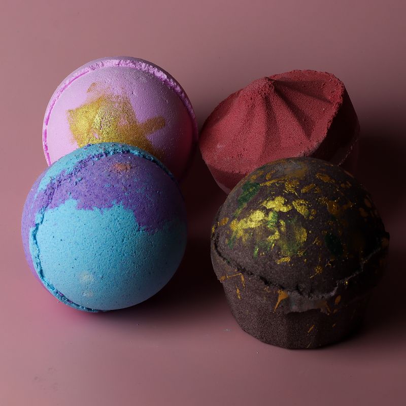 Šumivé Bomby - Objavte 4 kusy z každého Balenia Dubai, Amethyst, Razzle, Charlotte