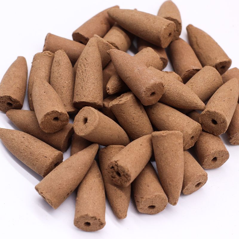 Balenie 10 kusov  Masala Vonných Kužeľov Tečúci Dym - Oud