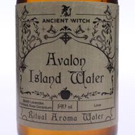Staroveká Čarodejnícka Rituálna Voda - Ostrov Avalon