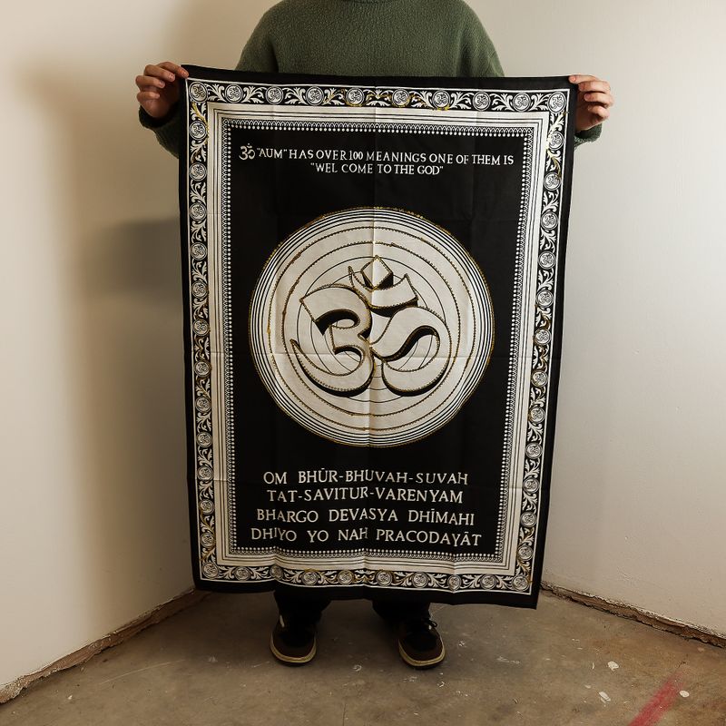 Bavlnené Nástenné Závesy (70x110cm) - Om - Vitaj u Boha