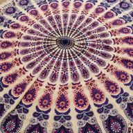 Malá Kruhová Výšivka Mandala z Bavlny (130 cm) – Pávia Fialová