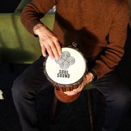 Stredný Profesionálny Djembe Bubon – Nízky Tón – Stredný 40 cm (18 cm priemer)