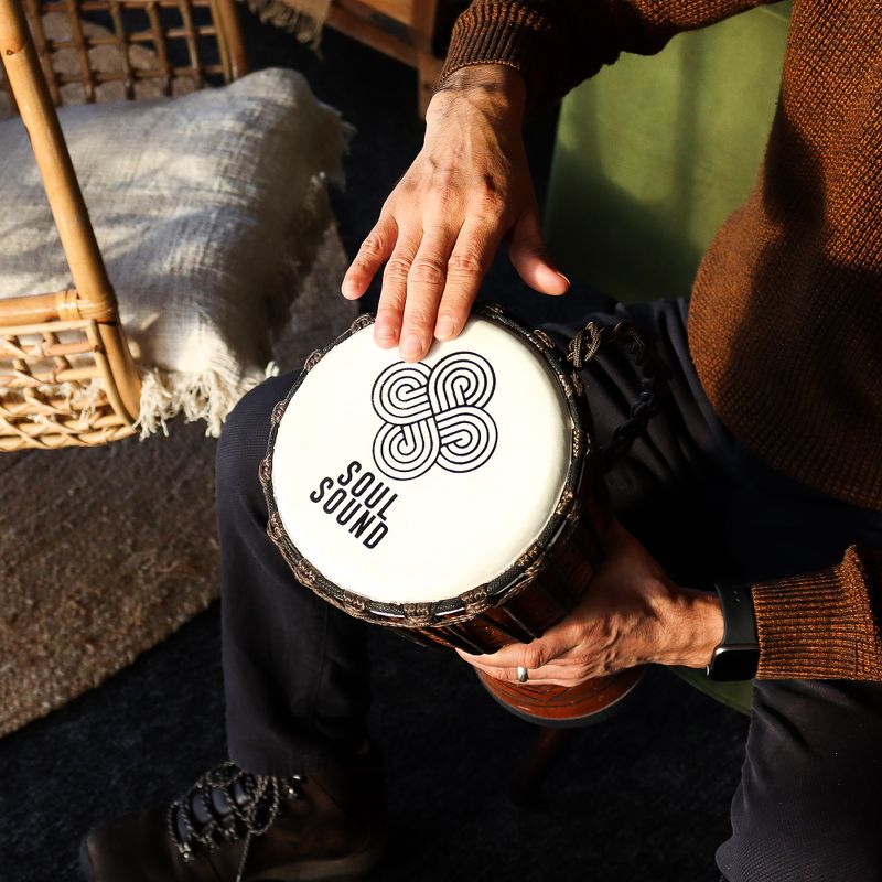 Stredný Profesionálny Djembe Bubon – Nízky Tón – Stredný 40 cm (18 cm priemer)
