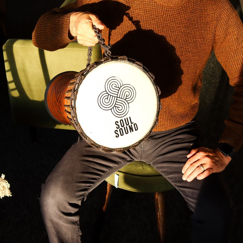 Veľký Profesionálny Djembe Bubon – Nízky Tón – 50 cm (22 cm priemer)