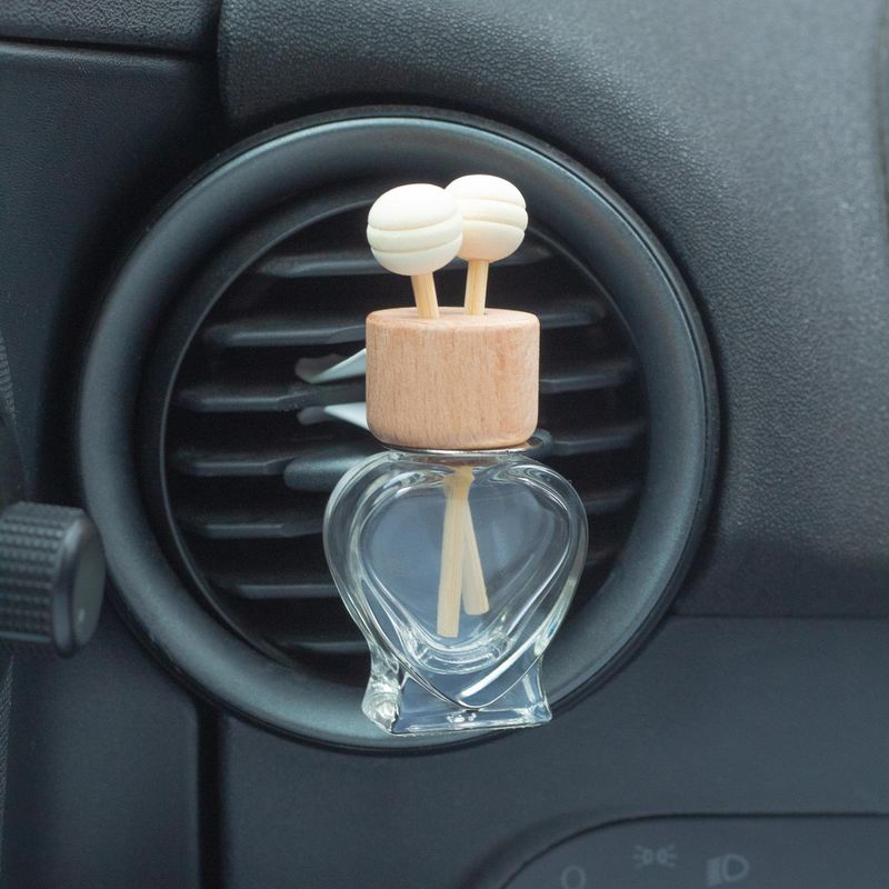 Priehľadné – Fľaštičky s Difuzérom do Auta na Mriežku Ventilácie – 8 ml – (3 rôzne vzory × 4)