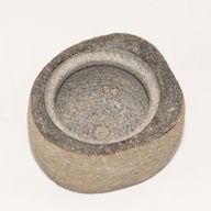 Prírodná Uzemňovacie Nádoba z Riečneho Kameňa – Malá (cca 9×7cm)