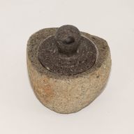 Prírodná Uzemňovacie Nádoba z Riečneho Kameňa - Stredná (cca 12x8cm)