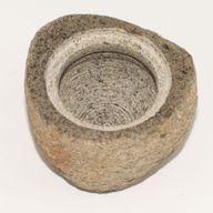 Prírodná Uzemňovacie Nádoba z Riečneho Kameňa - Stredná (cca 12x8cm)