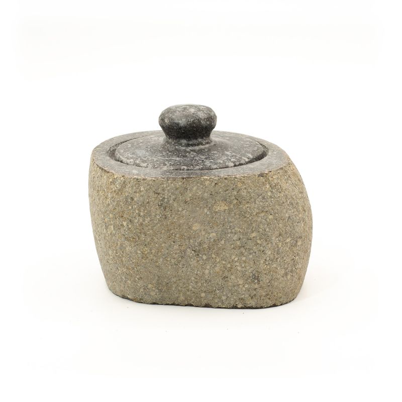 Prírodná Uzemňovacie Nádoba z Riečneho Kameňa – Malá (cca 9×7cm)