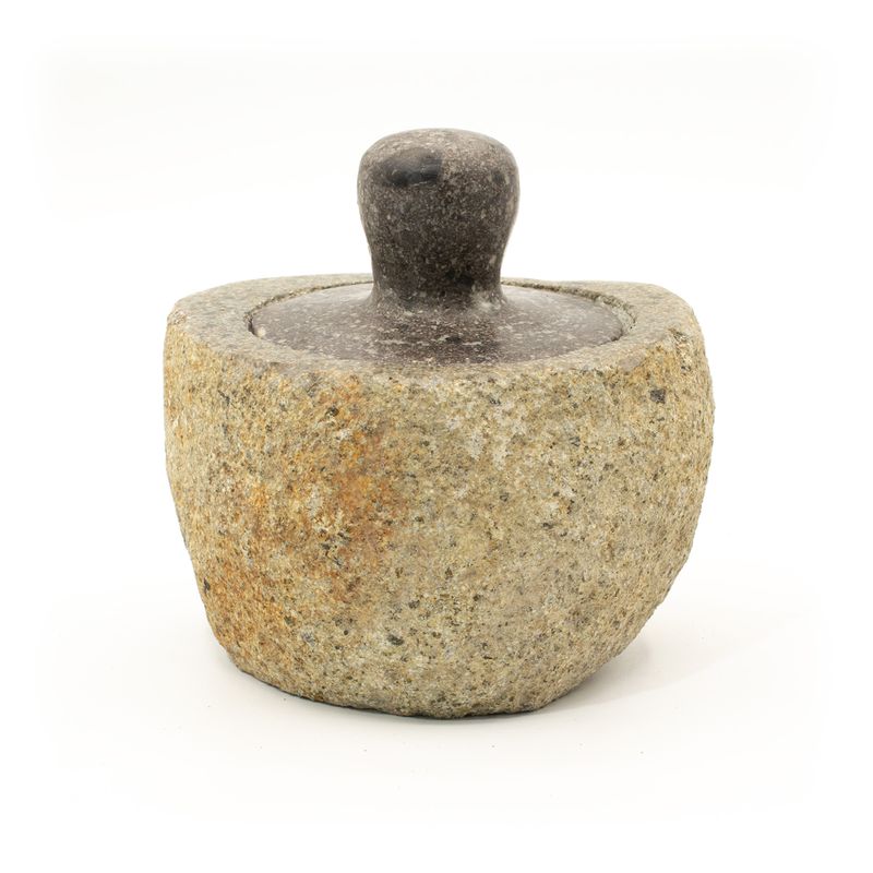 Prírodná Uzemňovacie Nádoba z Riečneho Kameňa - Stredná (cca 12x8cm)
