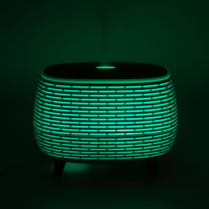 Futuristický Rebrovaný Aromaterapeutický Difuzér - USB - Zmena Farby - Diaľkový Ovládač