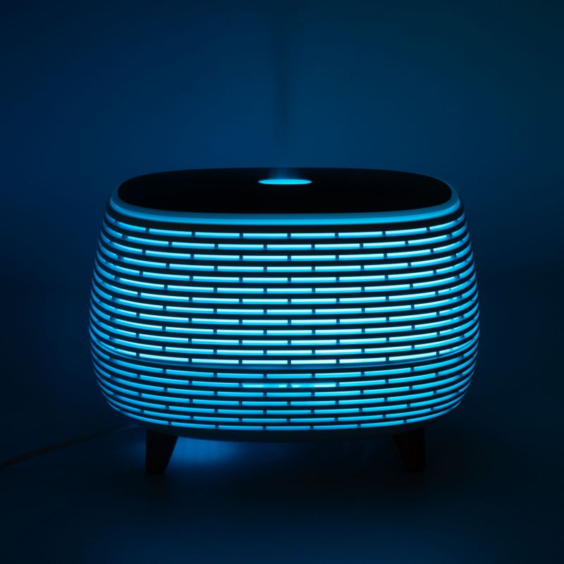 Futuristický Rebrovaný Aromaterapeutický Difuzér - USB - Zmena Farby - Diaľkový Ovládač