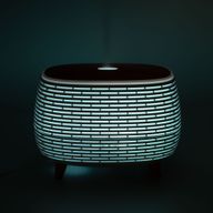 Futuristický Rebrovaný Aromaterapeutický Difuzér - USB - Zmena Farby - Diaľkový Ovládač