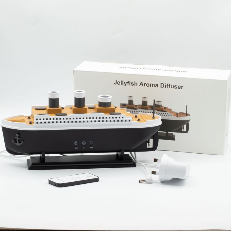 Aromaterapeutický Difuzér - Model Lode Titanic - Efekt Dymenia - USB - Zmena Farby - Diaľkové Ovládanie