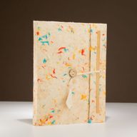 Veľký Zápisník z Lokta Papiera s Farebným Bavlneným Obalom (21 × 15 cm) – 45 listov – Vrátane Záložky
