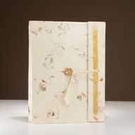 Veľký Zápisník z Lokta Papiera so Zmiešaným Kvetinovým Motívom (21 × 15 cm) – 45 listov – Vrátane Záložky