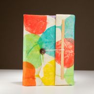 Veľký Zápisník z Lokta Papiera s Farebnými Listami (21 × 15 cm) – 45 Listov
