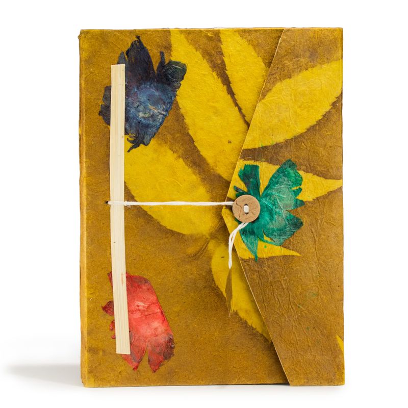 Veľký Loktový Zápisník s Výrazným Kvetinovým Motívom (21 × 15 cm), 45 Listov, so Záložkou – Horčicovohnedá