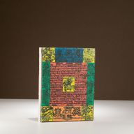 Stredný Loktový Zápisník s Tradičným Motívom Modlitebných Vlajok (15 × 12 cm), 45 Listov – Prírodný