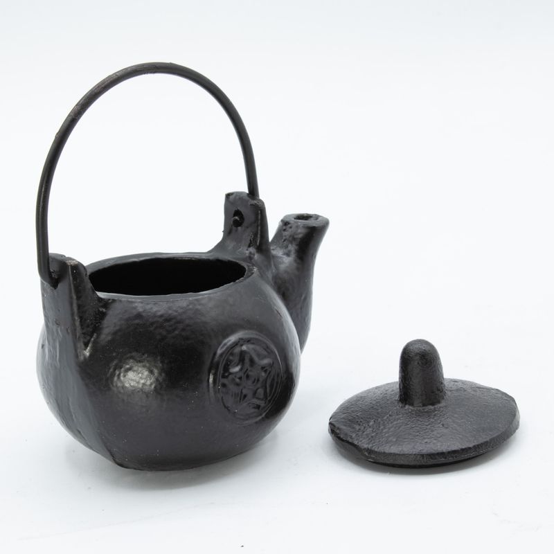Malý litinový rituálny hrniec s päťuholníkom 8x8x10 cm
